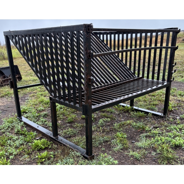 FIREWOOD FEEDING RACK - 8 FOOT SQ