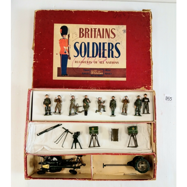 BRITAINS SOLDIERS LEAD FIGURES - NO. 2052 ANTI-AIRCRAFT DISPLAY