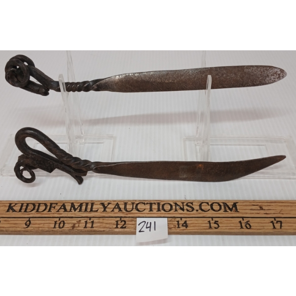 LOT OF 2 - VICTORIAN ERA HAND FORGED KNIVES
