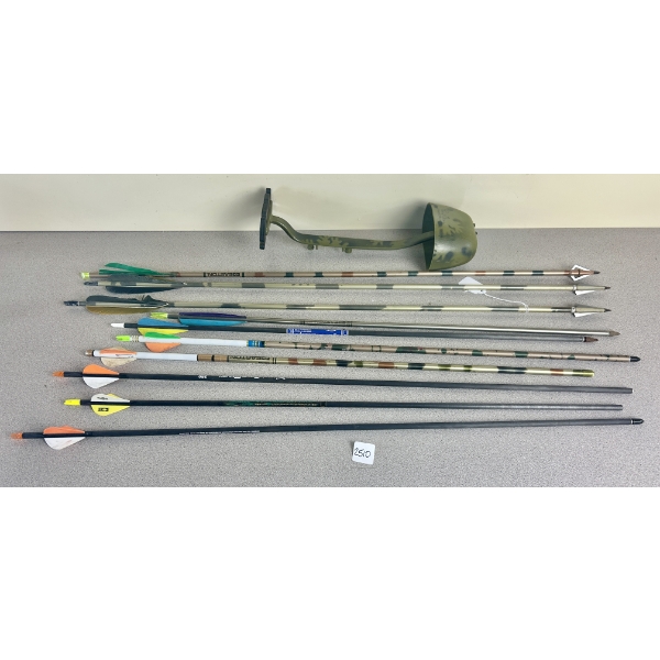 LOT OF 11 - 10X ARROWS & QUIVER