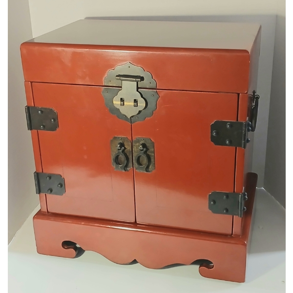 VELVET LINED JEWELLERY CHEST