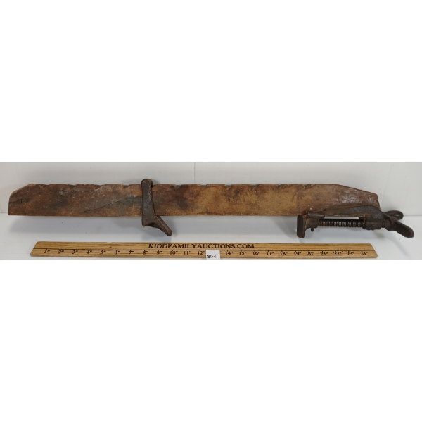 CARPENTER'S CLAMP BAR