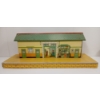 Image 6 : LOT OF 2 - TIN TRAIN STATIONS - INCL HORNBY