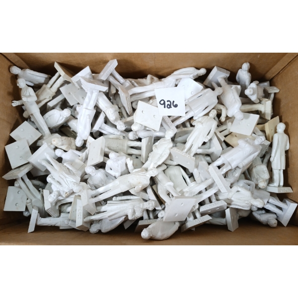 QTY OF PLASTIC PRESIDENTS - INCL ROOSEVELT & EISENHOWER