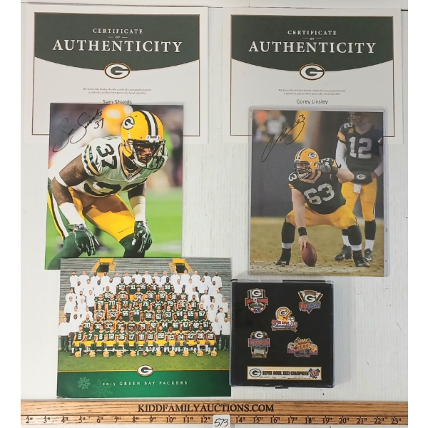 LOT OF 4 - GREEN BAY PACKERS 2015 TEAM PHOTO, SUPER BOWL XXXI PIN SET & AUTOGRAPHED PHOTOS