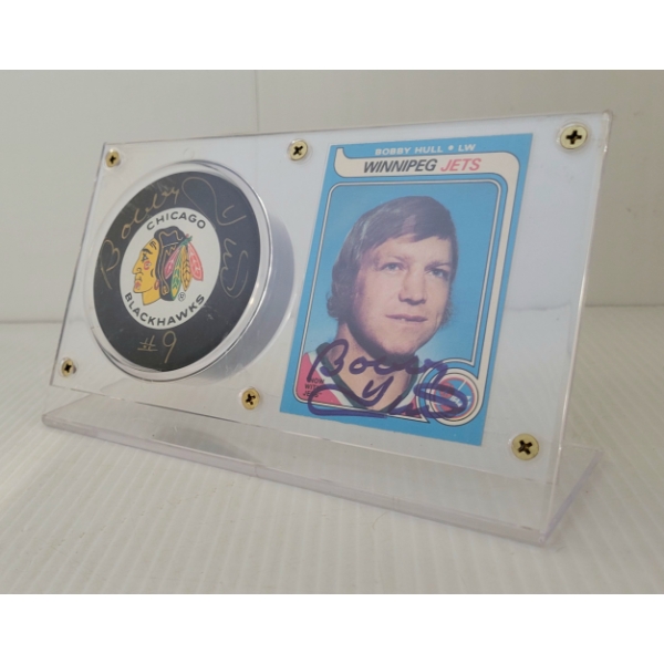 1979 OPC NHL BOBBY HULL WINNIPEG JETS CARD & CHICAGO BLACKHAWKS PUCK - AUTOGRAPHED
