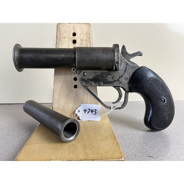 BRITISH BROAD ARROW FLARE GUN IN APPROX 27MM FLARE/12 GA 