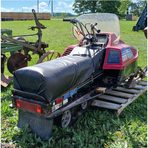 YAMAHA BRAVO BR250 SNOWMOBILE W/ KEY