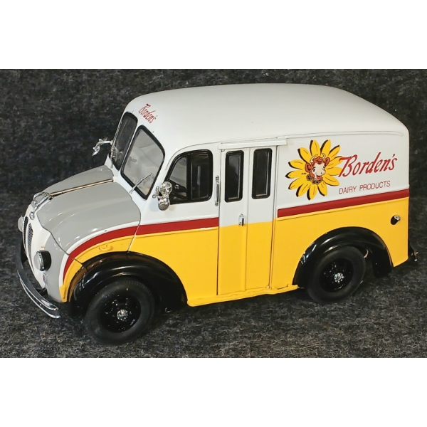 THE DANBURY MINT DIECAST MODEL - BORDEN'S DAIRY DELIVERY VAN