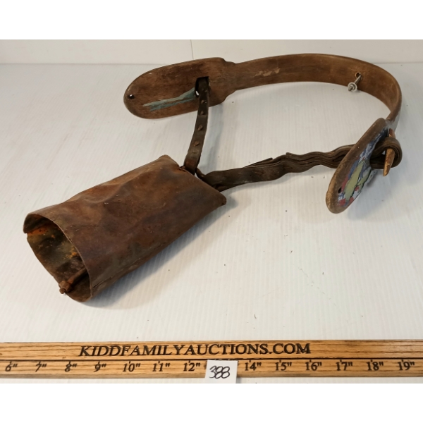 COW BELL ON LEATHER / WOOD COLLAR