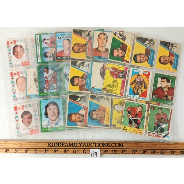 LOT OF 53 - 1960'S OPC & TOPPS HOCKEY CARDS - BLACK HAWKS, BLUES, NORTH STARS, ETC