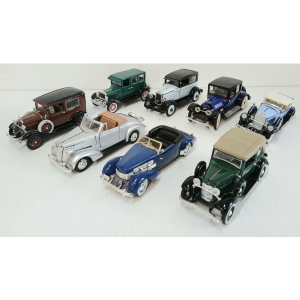LOT OF 8 - SIGNATURE DIECAST MODELS - 1928 CHEVY, 1930 PIERCE ARROW, 1918 CADILLAC, ETC