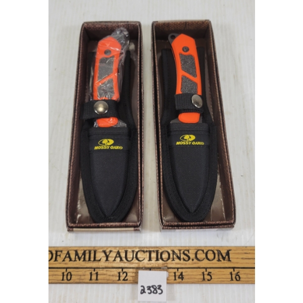 LOT OF 2 - MOSSY OAK HUNTING KNIVES