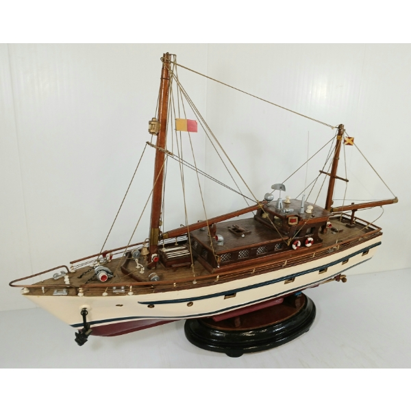 MELITA I CABIN CRUISER SHIP MODEL W/ STAND 