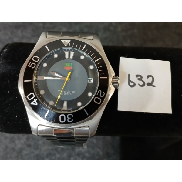 TAG HEUER PROFESSIONAL 300 METERS WRISTWATCH