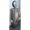 Image 4 : BENNETT GAS PUMP - REFINISHED AS SINCLAIR 