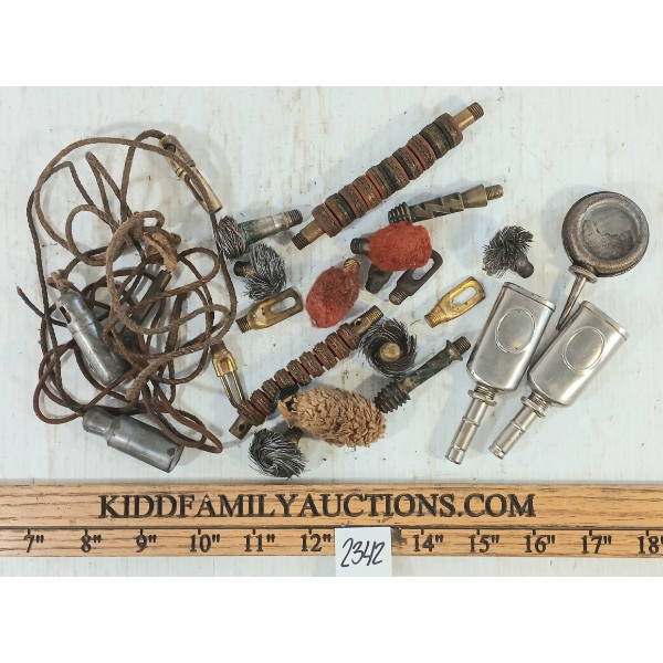 JOB LOT - VINTAGE OILERS & CLEANING TOOLS