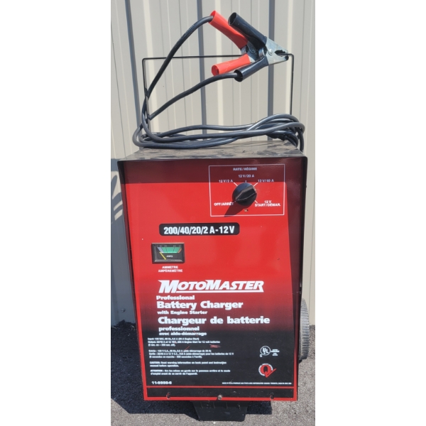 MOTOMASTER BATTERY CHARGER