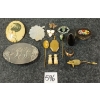 Image 1 : LOT OF 14 - MISC JEWELLERY PCS - INCL STICK PINS, MOUSE BROOCH, ITALIAN FLORAL PILL BOX, ETC