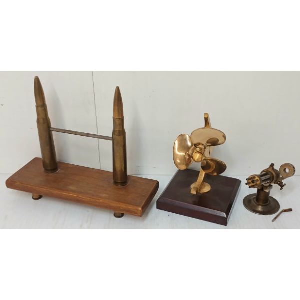 LOT OF 3 - AMMO DISPLAY TRENCH ART, STIRLING ENGINE GATLING GUN MODEL & BRASS PROPELLER