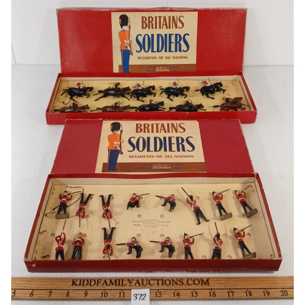 LOT OF 2 - BRITAINS SOLDIERS LEAD FIGURES - NO. 50 LIFE GUARDS/4TH HUSSARS & QUEENS ROYAL REGIMENT