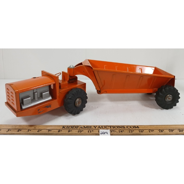STRUCTO TOYS PRESSED STEEL BOTTOM DUMP TRUCK
