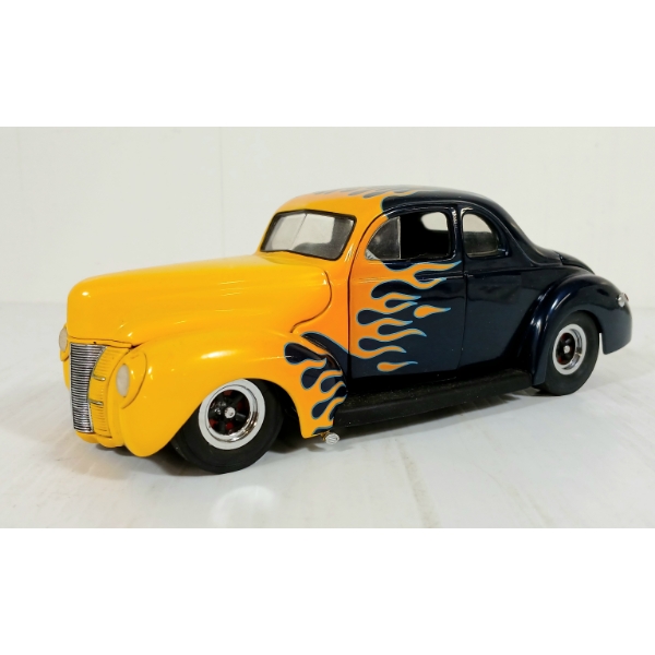 DANBURY MINT DIECAST 1940 FORD HOT ROD MODEL