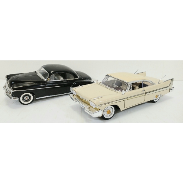 LOT OF 2 - MOTOR MAX DIECAST 1958 PLYMOUTH FURY & AMERICAN MUSCLE 1950 OLDSMOBILE MODELS