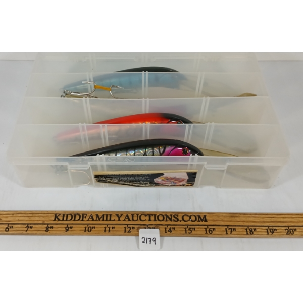 LOT OF 4 - MUSKY LURES W/ TACKLEBOX 