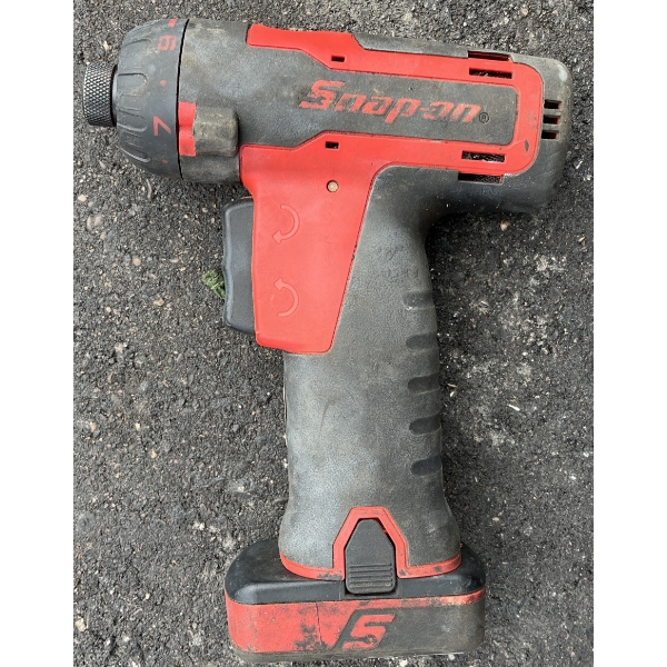 SNAP ON SCREWDRIVER W/ BATTERY 