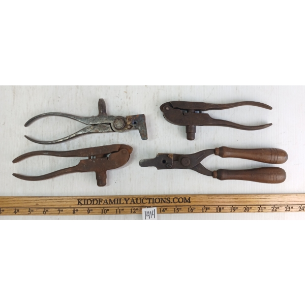LOT OF 4 - VINTAGE HAND RELOADING TOOLS & BULLET MOULDS