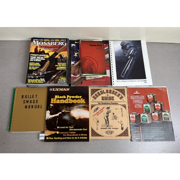 JOB LOT - APPROX 25X ASSORTED FIREARMS AND HUNTING PUBLICATIONS 