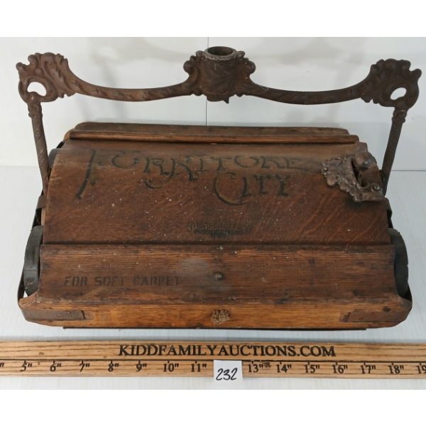 SWEEPERETTE CO. FURNITURE CITY CARPET SWEEPER - GOOD GRAPHICS