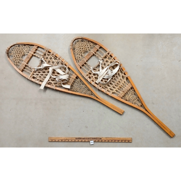 PAIR OF FABER SNOWSHOES 