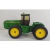 Image 4 : JOHN DEERE PRESSED STEEL/PLASTIC 8870 TRACTOR