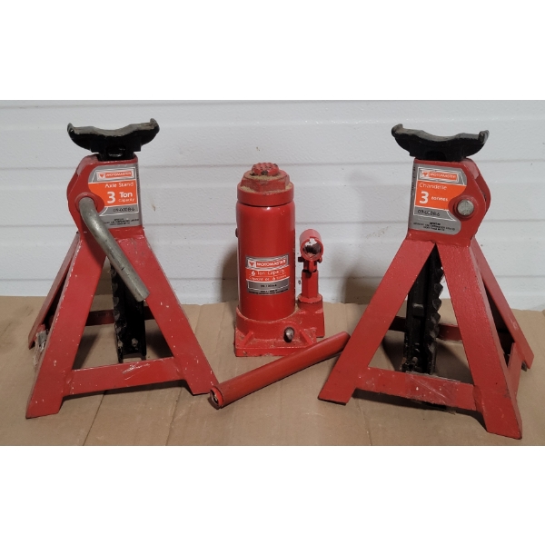 LOT OF 3 - MOTOMASTER 3T JACK STANDS & 6T BOTTLE JACK