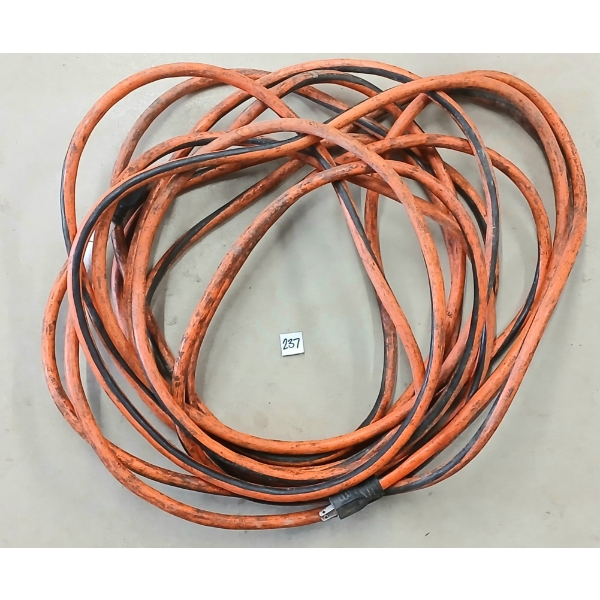 INDUSTRIAL EXTENSION CORD