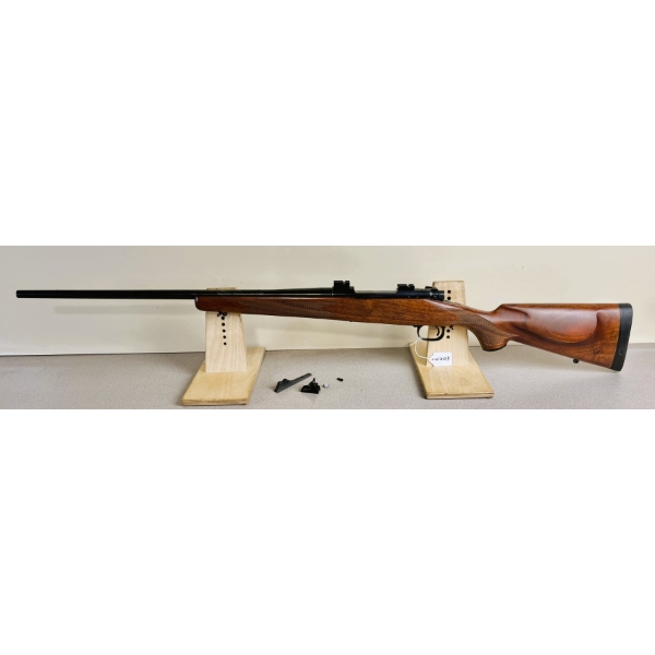 WINCHESTER MODEL 70 IN .300 WIN MAG 