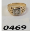 Image 2 : 14K GOLD SIGNET RING W/ DIAMOND
