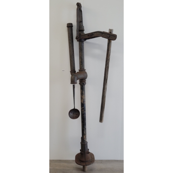 HAND OPERATED WATER PUMP W/ LADLE