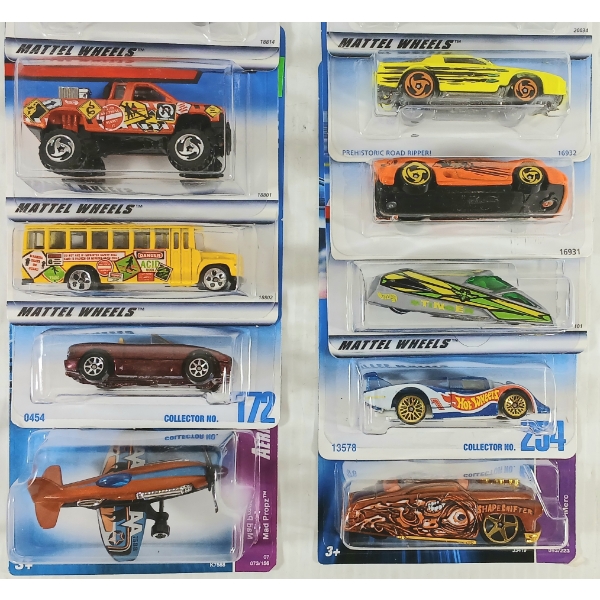 LOT OF 30 - HOTWHEELS - '49 MERC, SHADOW JET II, SOL-AIRE CX4, ETC