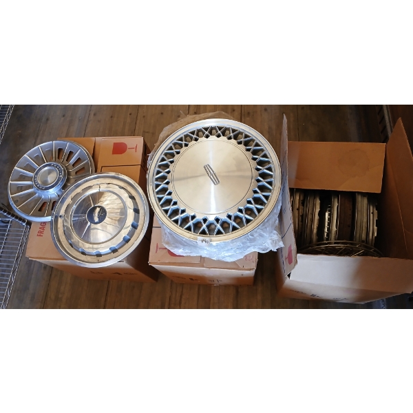 QTY OF HUB CAPS - INCL 18IN
