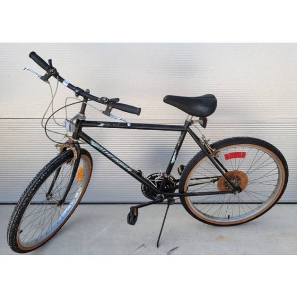 PATHFINDER 2000 MOUNTAIN BIKE