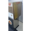 Image 4 : UNIVERSAL GAS PUMP - REFINISHED AS SUPERTEST
