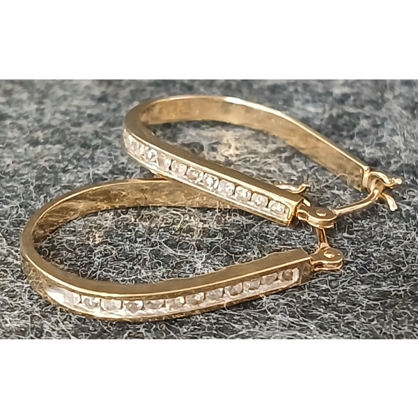 PAIR OF 10K GOLD HOOP EARRINGS