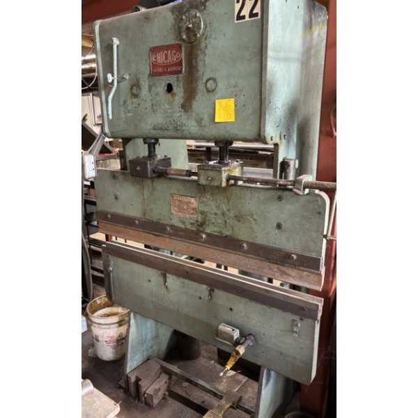 DREIS & KRUMP CHICAGO MODEL METAL BRAKE W / QTY OF TOOLING