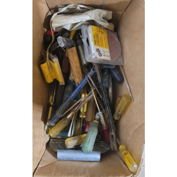JOB LOT - TOOLS & HARDWARE