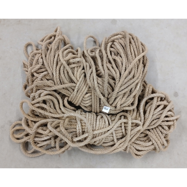QTY OF NYLON ROPE