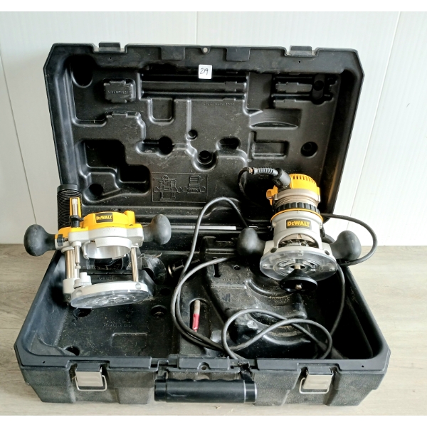 DEWALT 2-1/4 HP PLUNGE & FIXED BASE ROUTER COMBO KIT