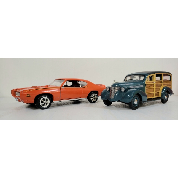 LOT OF 2 - MOTOR CITY DIECAST 1939 CHEVY WOODY WAGON & ERTL 1969 PONTIAC GTO JUDGE MODELS